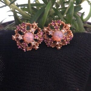 Vintage clip-on earrings‎